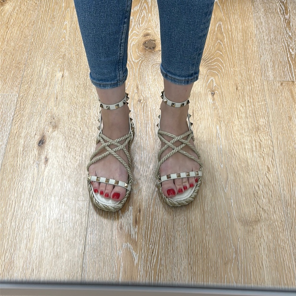 Valentino size 35 rock stud espadrille sandals in ivory/beige with gold